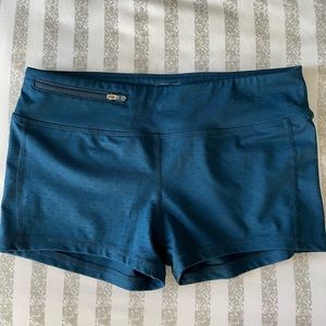 Oiselle Mini Stride Shorts in Midnight blue